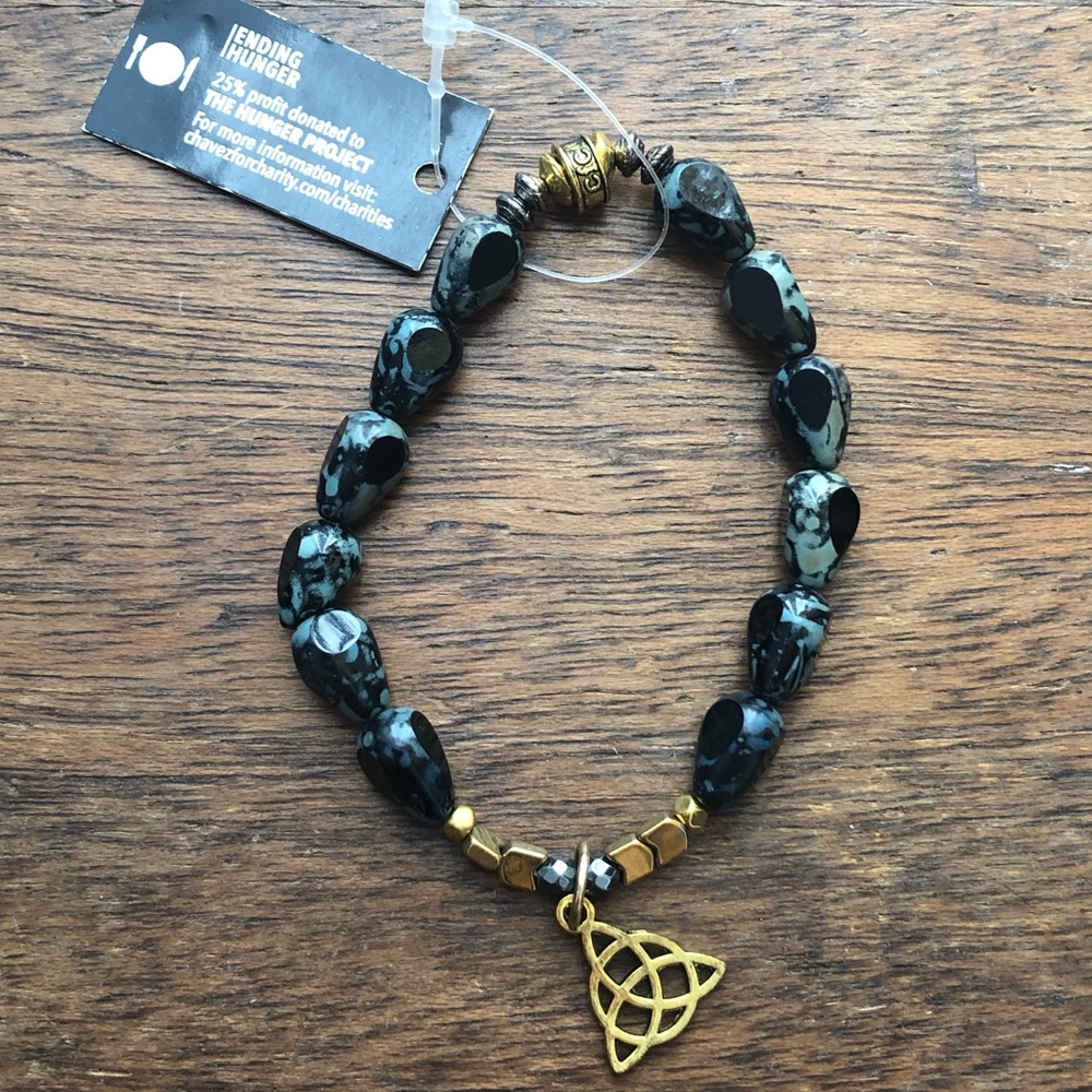 NWT stretchy beaded bracelet